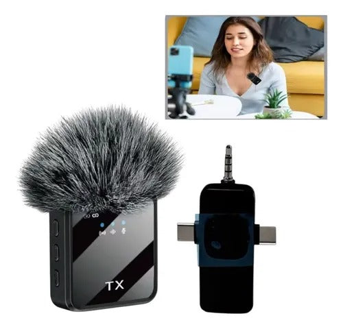 Micrófono inalámbrico en uso grabando con celular