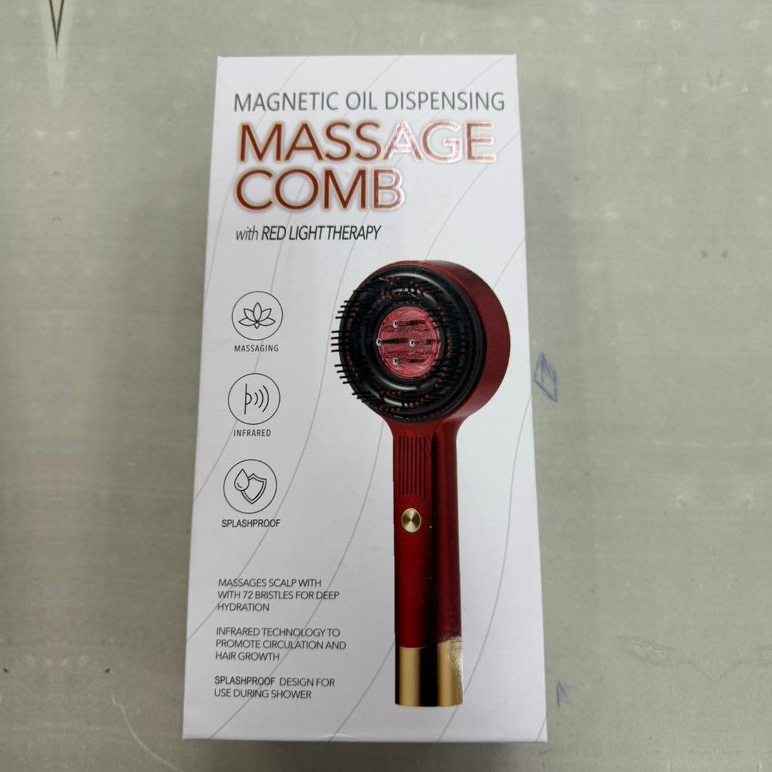 Foto real de la caja: Magnetic Oil Dispensing Massage Comb con luz roja, resistente a salpicaduras